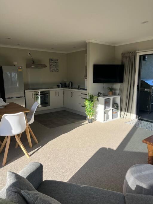 Smiths Place Taupo Luaran gambar